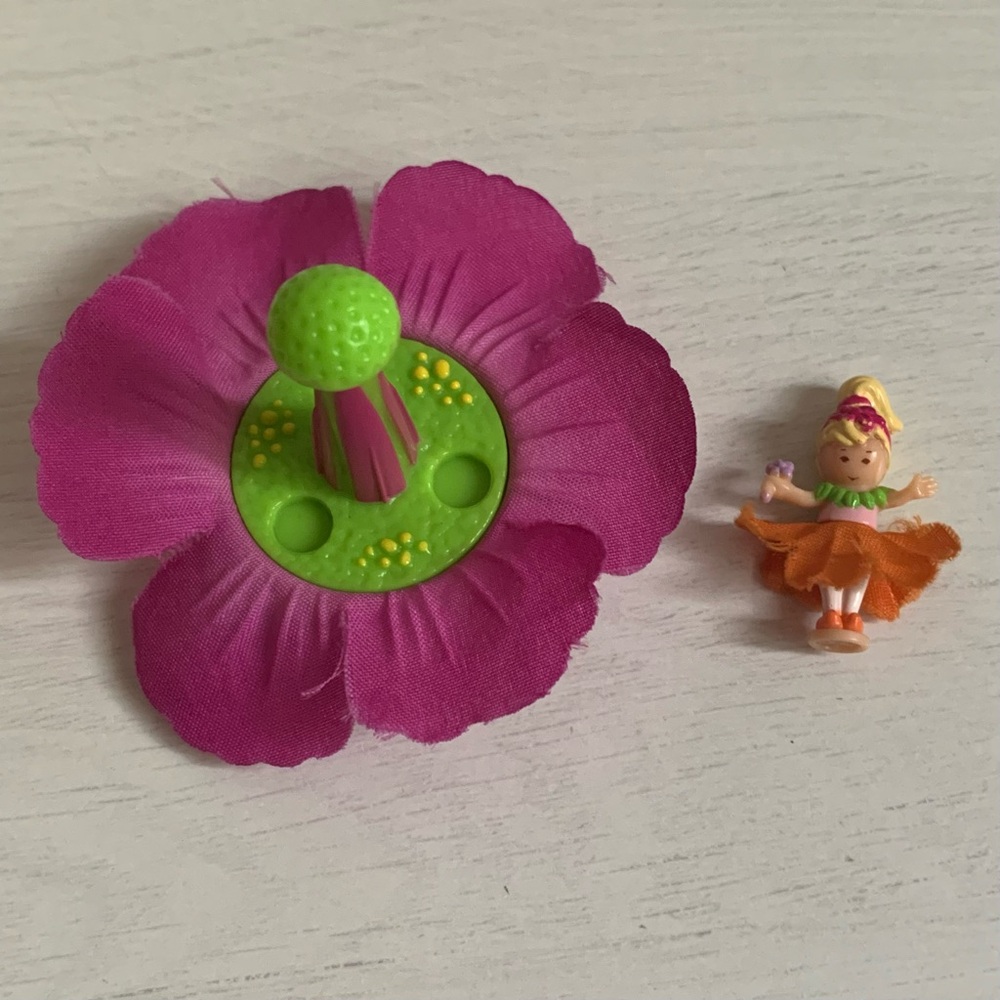 Vintage 1996 Polly Pocket Totally Flowers Twirler w/Fairy Polly Doll Partial Set